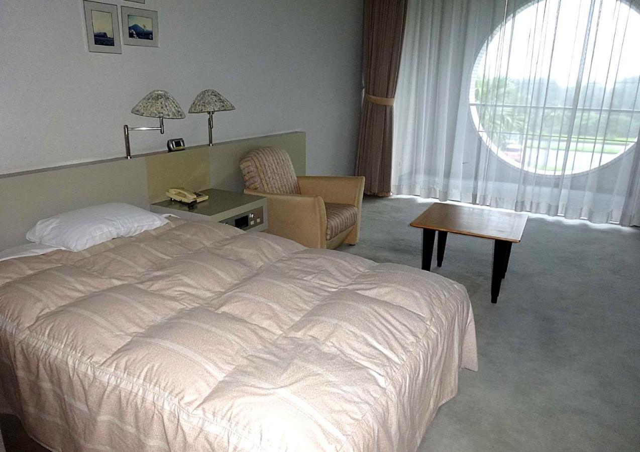 Miyazaki Kokusai Kuko Country Club Lodge Экстерьер фото